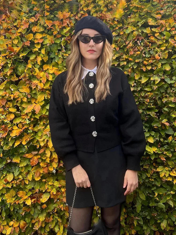 Zweiteiler Damen – Retro Strickjacke & Minirock im Slim Fit